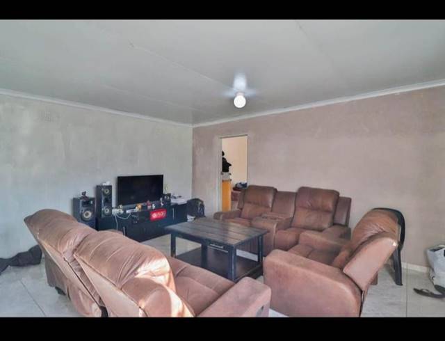 3 BEDROOM HOUSE FOR SALE IN KENILWORTH